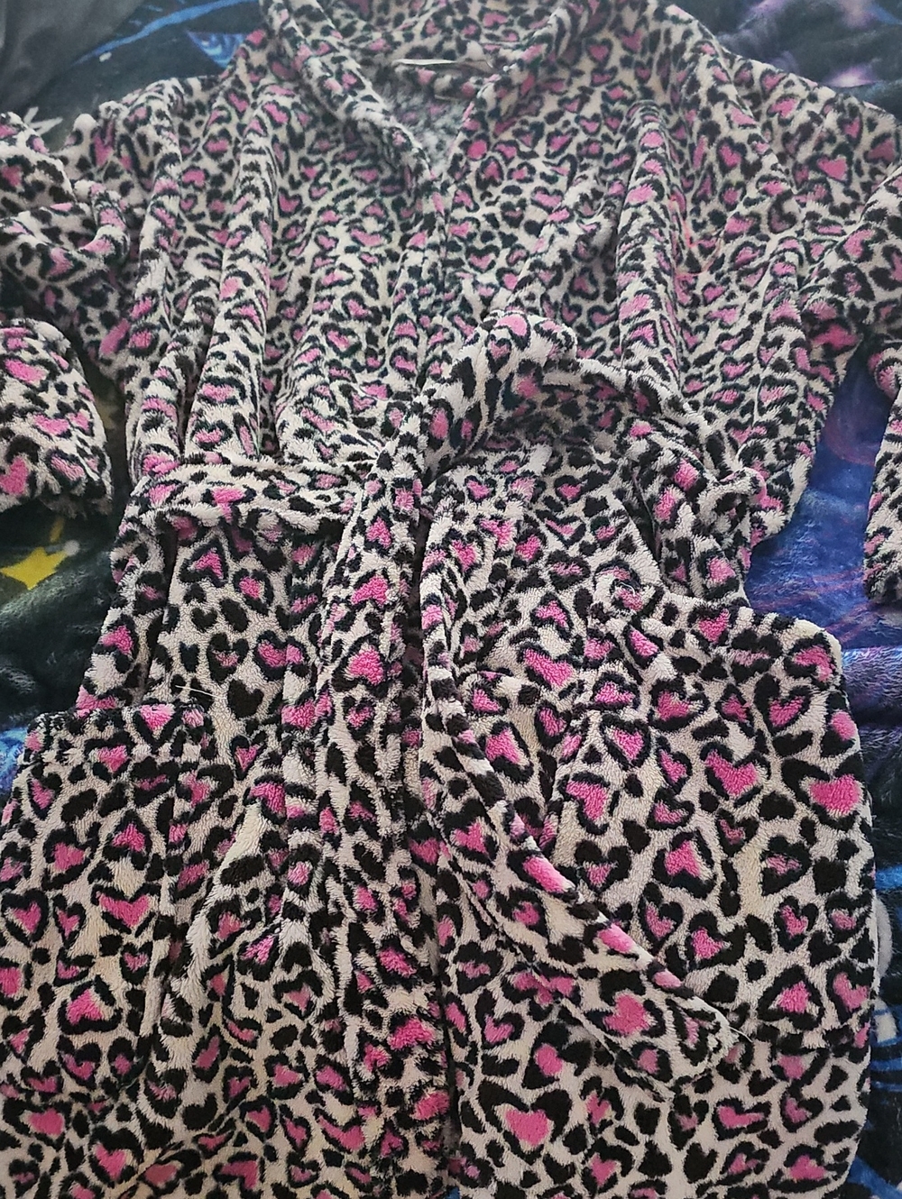 VS Pink & Black Leopard Print Plush Robe